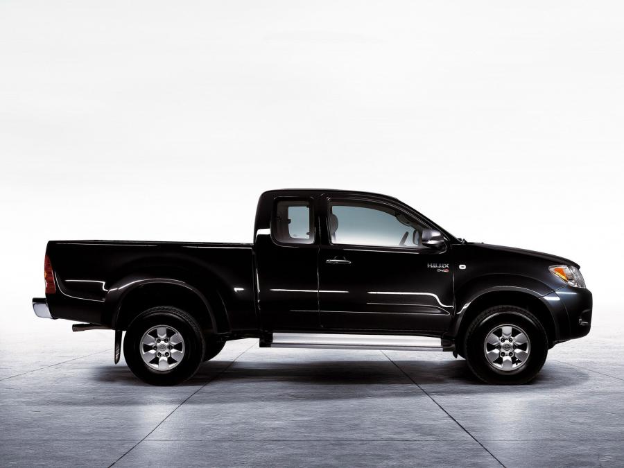  Toyota Hilux Extended Cab 2005 года  (фото 7 из 8)